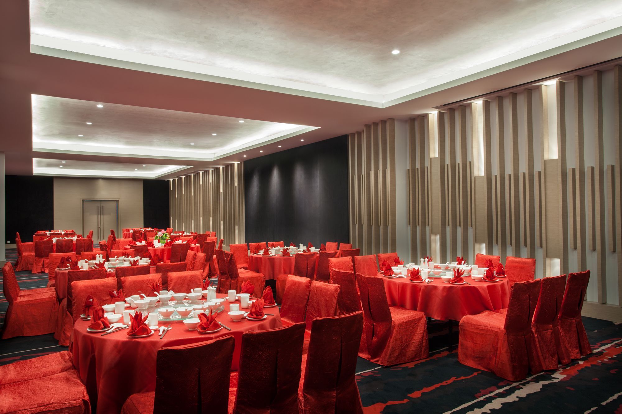 Hotel Pullman Miri Waterfront Extérieur photo The ballroom