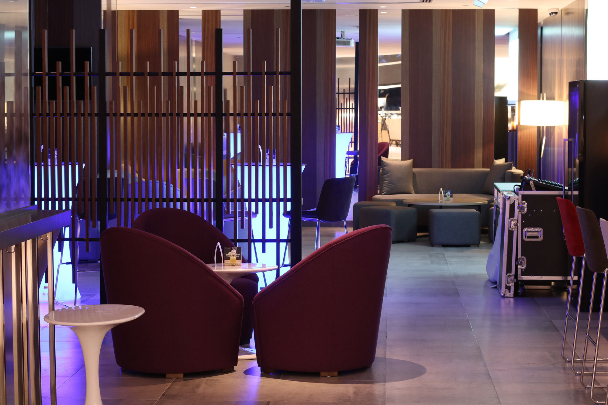 Hotel Pullman Miri Waterfront Extérieur photo The lounge at the airport